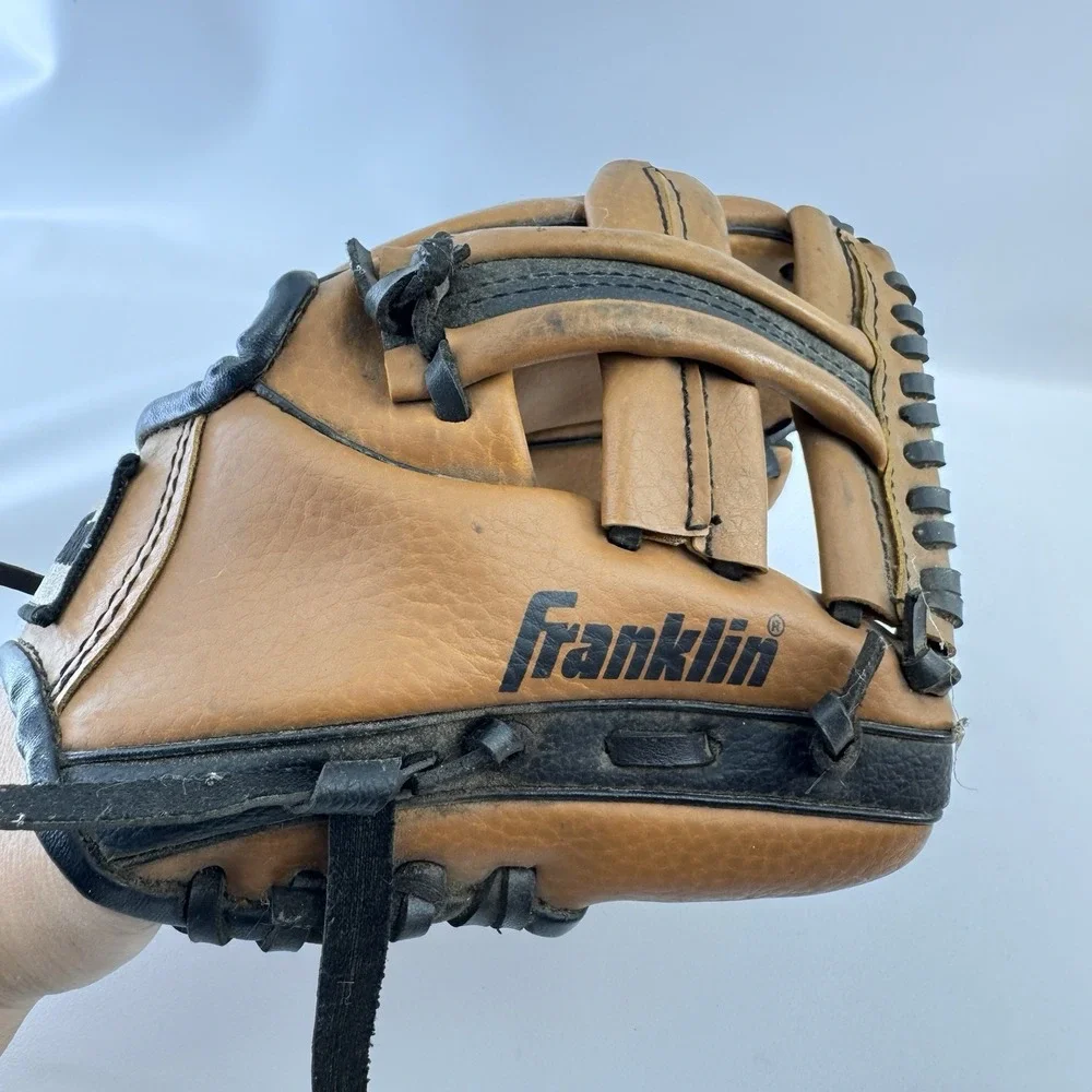 Franklin 4609 9 1/2 Youth RTP Baseball Glove Fits Left Hand 9.5 inch Black Brown